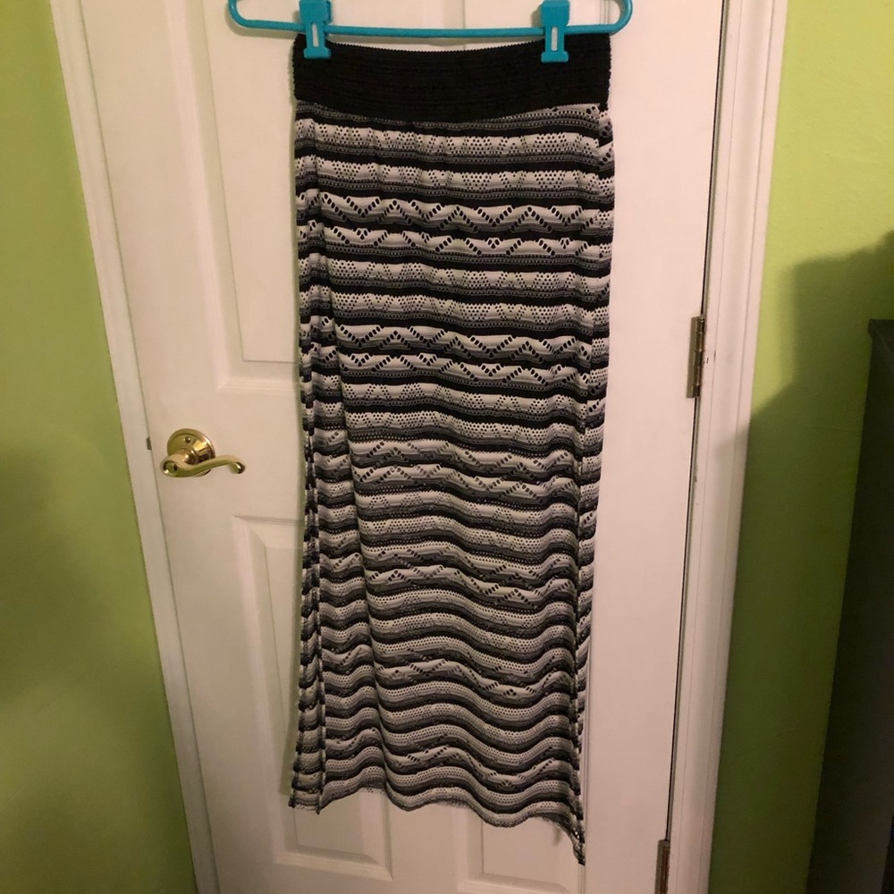 Skirt! - Picture 2 of 3